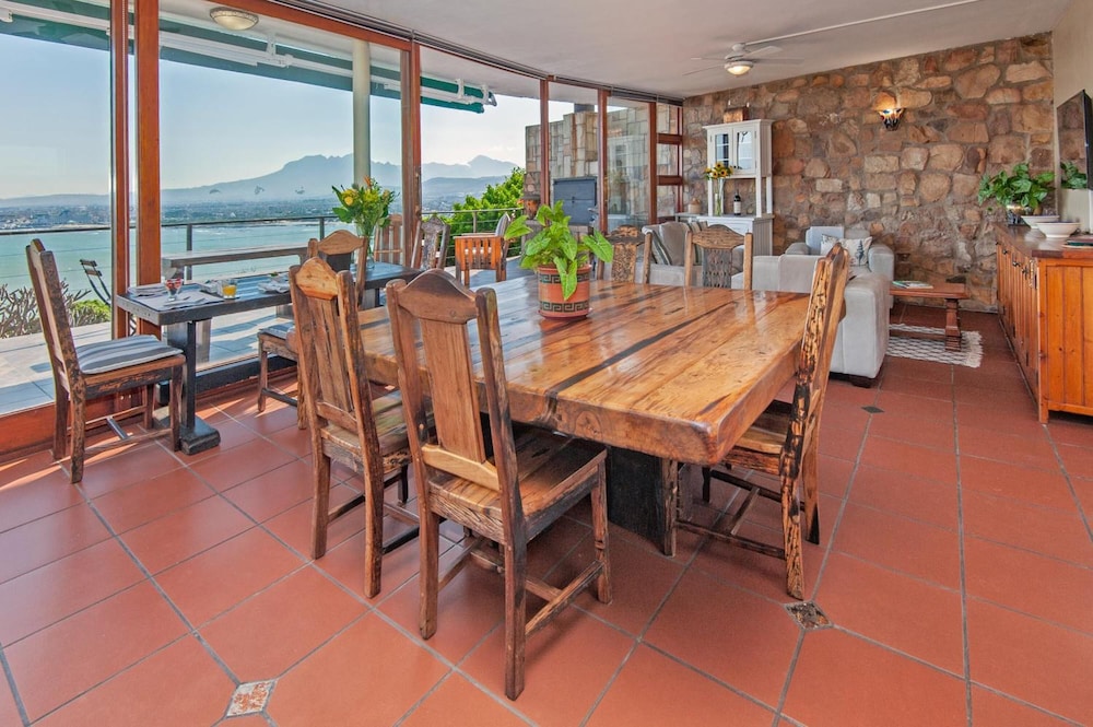 18 On Kloof Bed And Breakfast 11/20