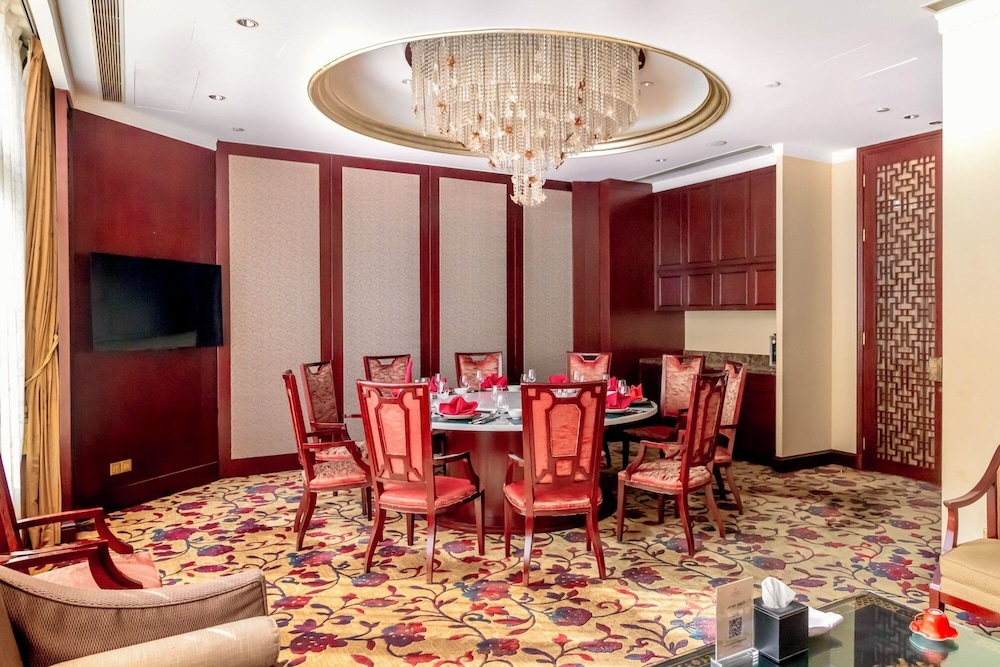 Shangri-La Wuhan 59/70