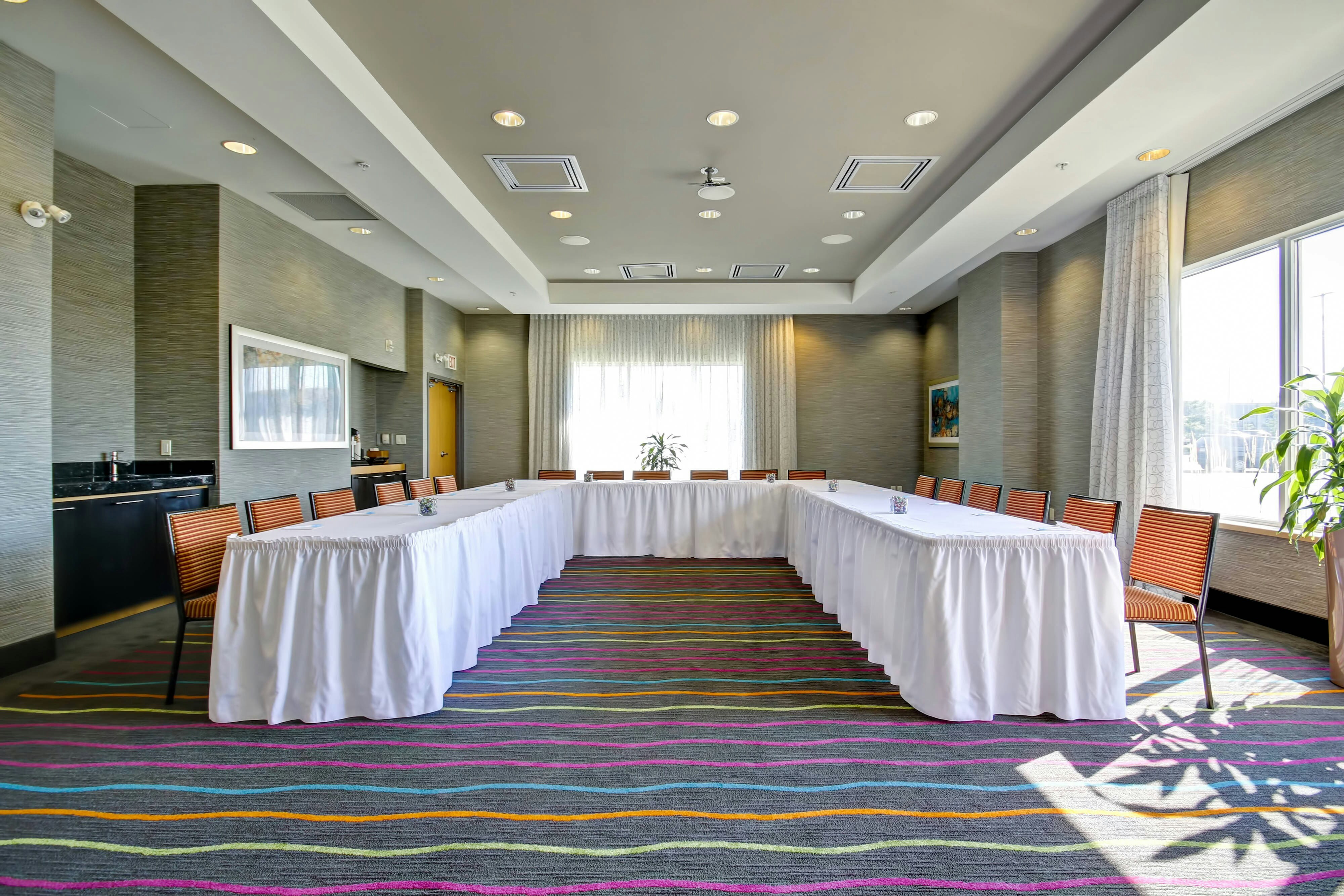 Fairfield Inn and Suites by Marriott Guelph 6/25