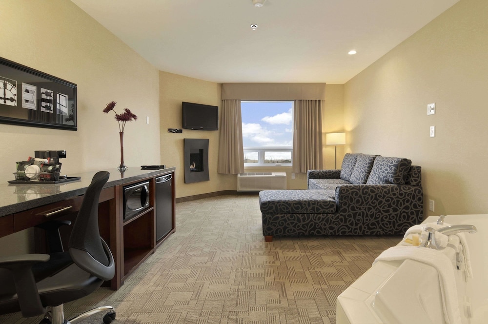Days Inn by Wyndham Regina Airport West 37/53