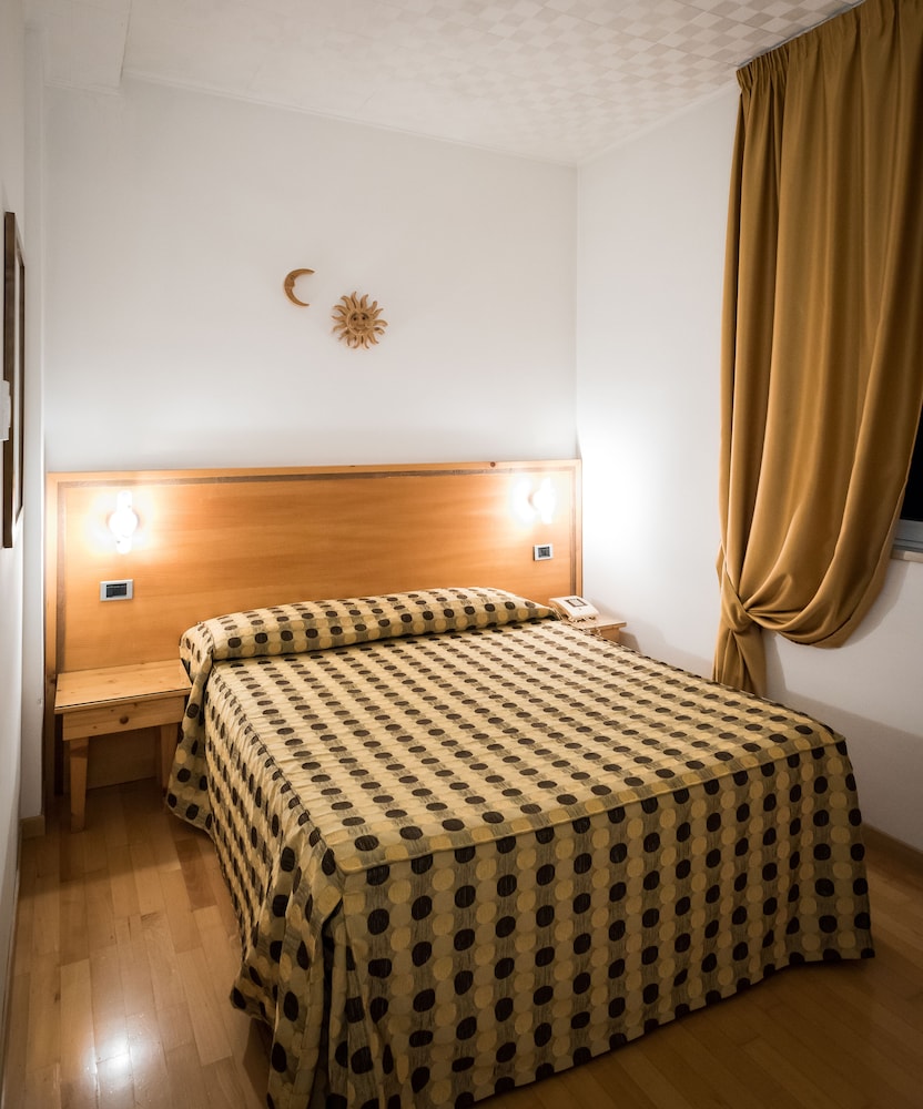 Hotel Gialletti 14/48