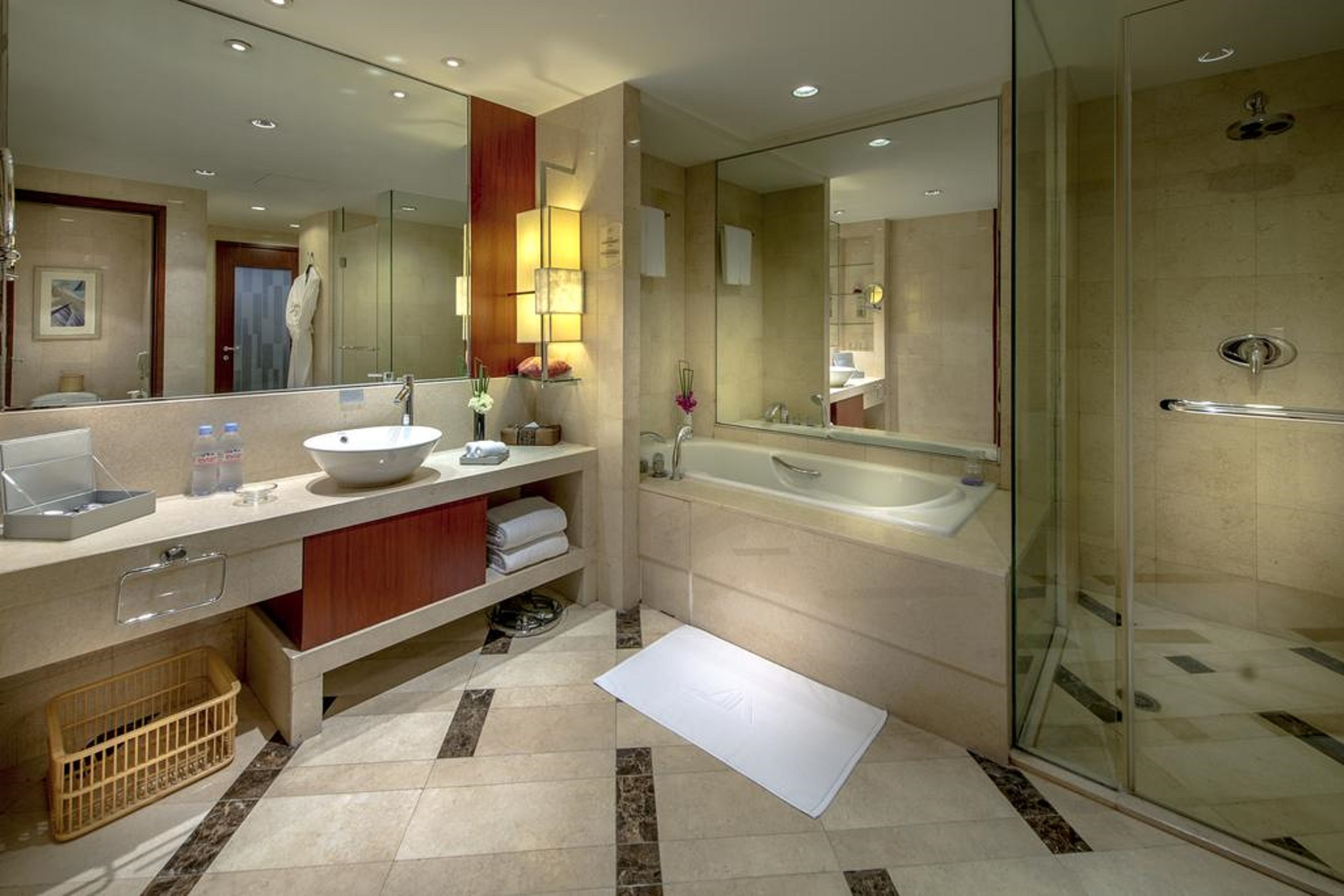 Beijing Kuntai Royal Hotel 19/21