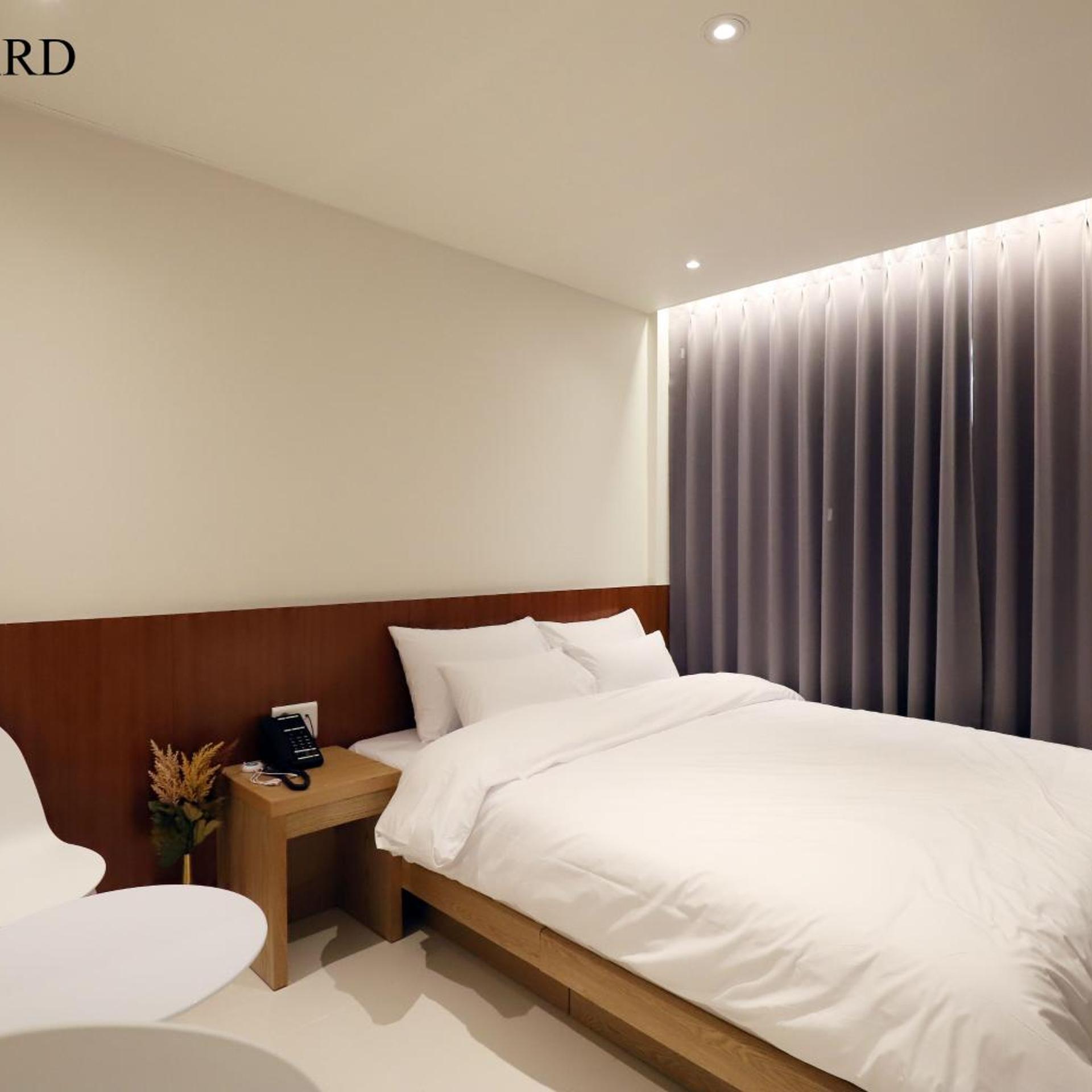 Standard, King Bed