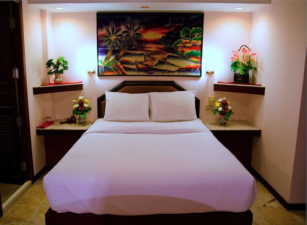 Paradise Inn 13/49