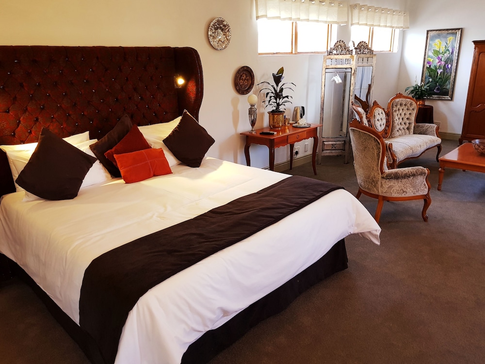 Montagu Country Hotel 45/89