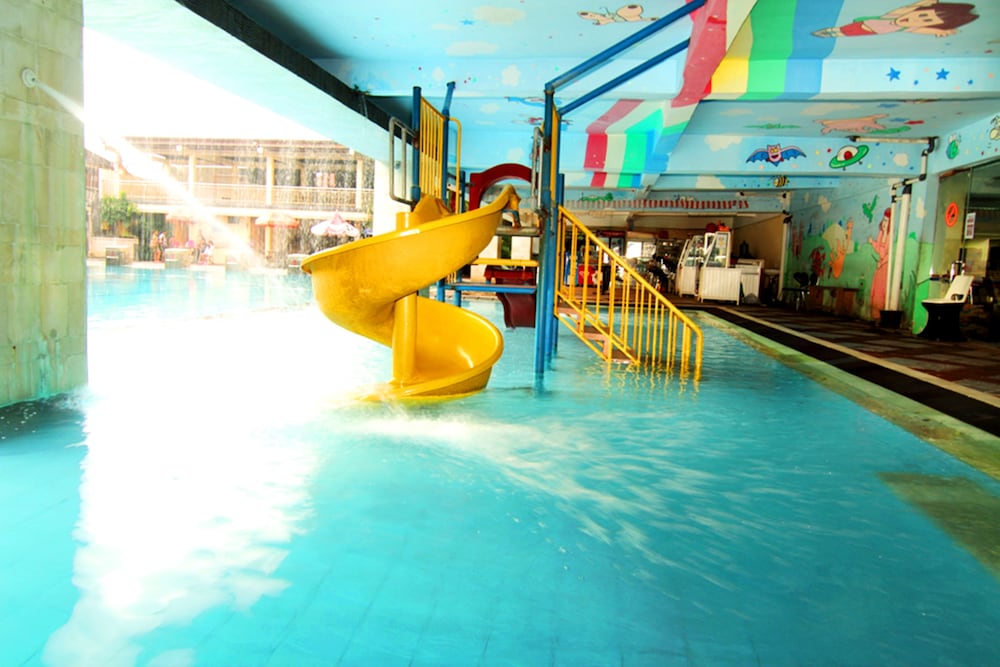 Nirmala Hotel And Convention Centre 57/66