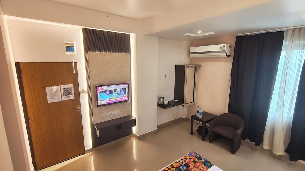 Omni Plaza 38/50