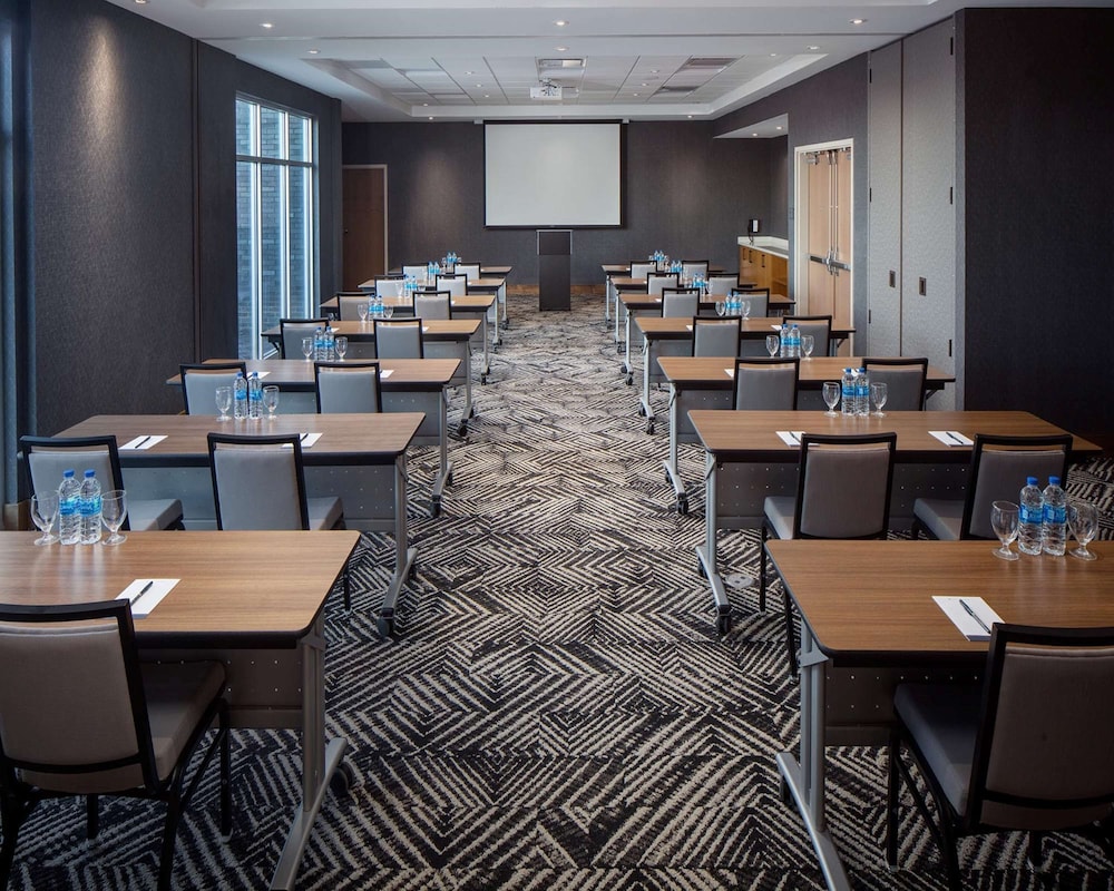 Hyatt Place Harrisonburg 35/44