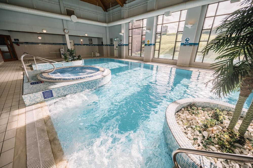 swimming pool spa