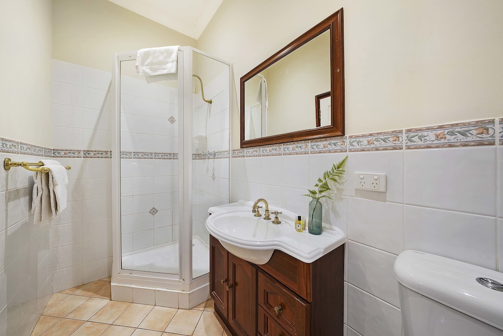 PORT MILL BED AND BREAKFAST 16/18