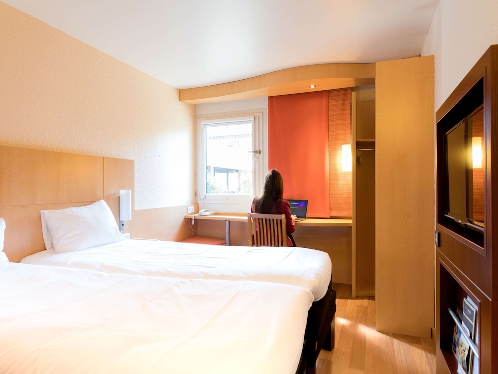 Ibis Grenoble Centre 12/67