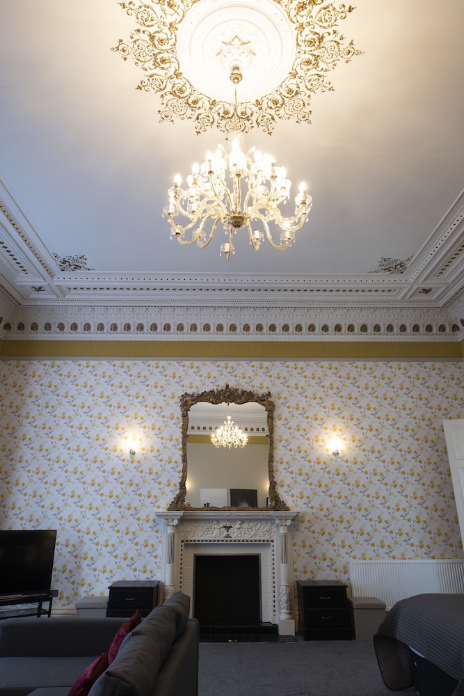 Grosvenor Suites 41/46