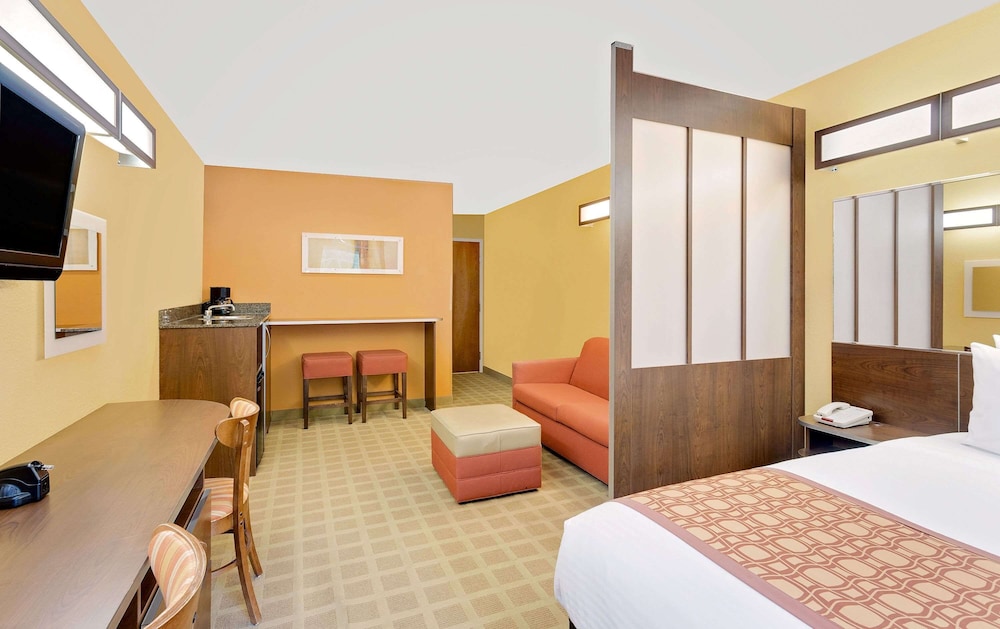 Microtel Inn & Suites by Wyndham Princeton 12/27