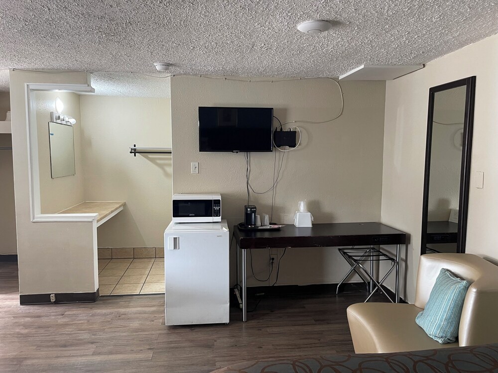 Safari Motel 44/55
