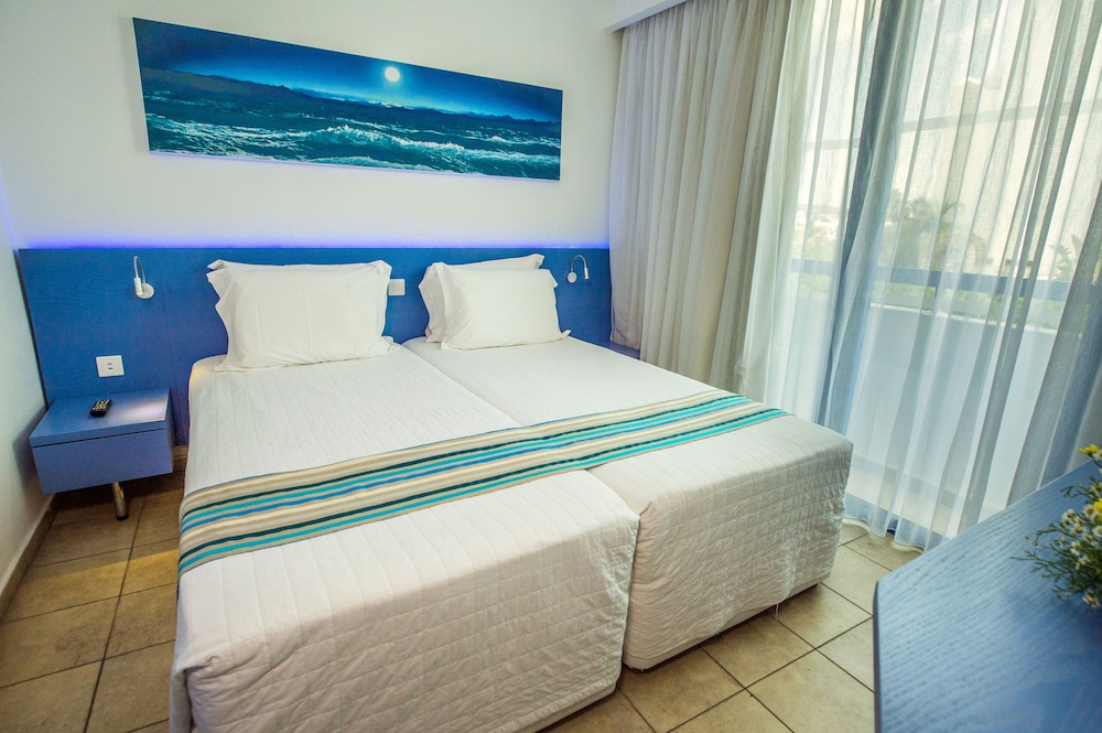 Anonymous Beach Hotel - Adults Only 30/72
