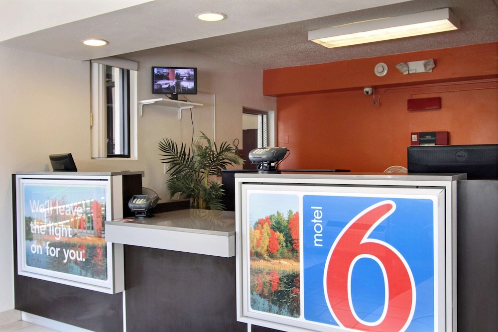 Motel6 Middleburg Heights, OH - Cleveland 6/49