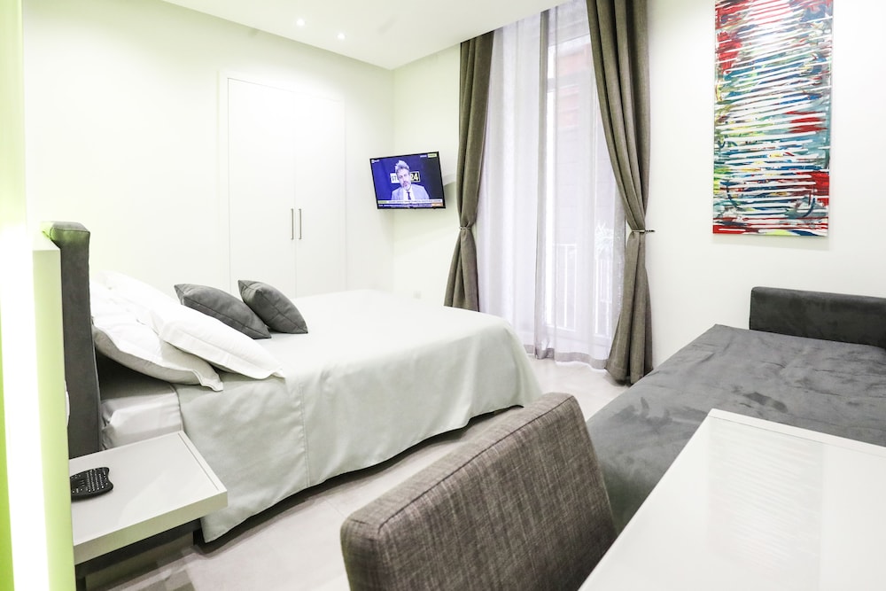 Toledo 16 Luxury Suites 15/24