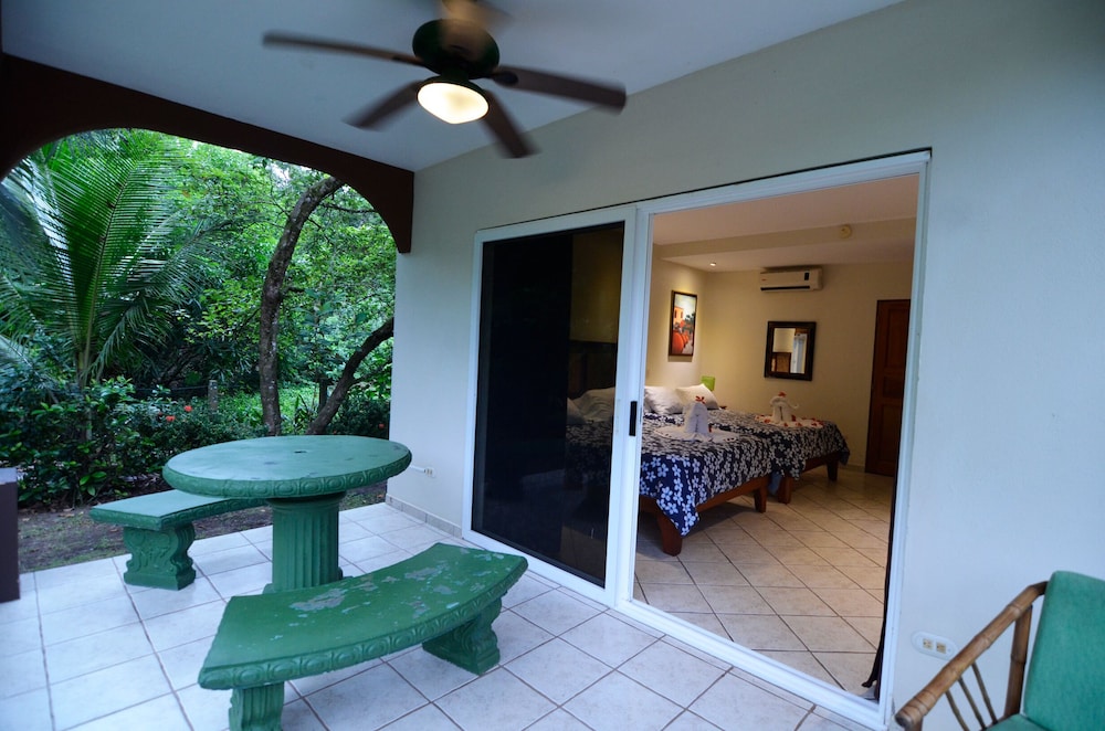 Cocomar Beachfront Hotel Island Resort 11/65