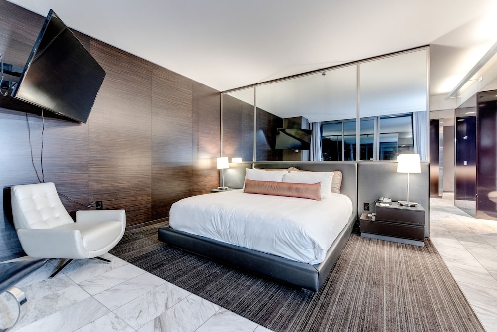 StripViewSuites at Palms Place 13/79