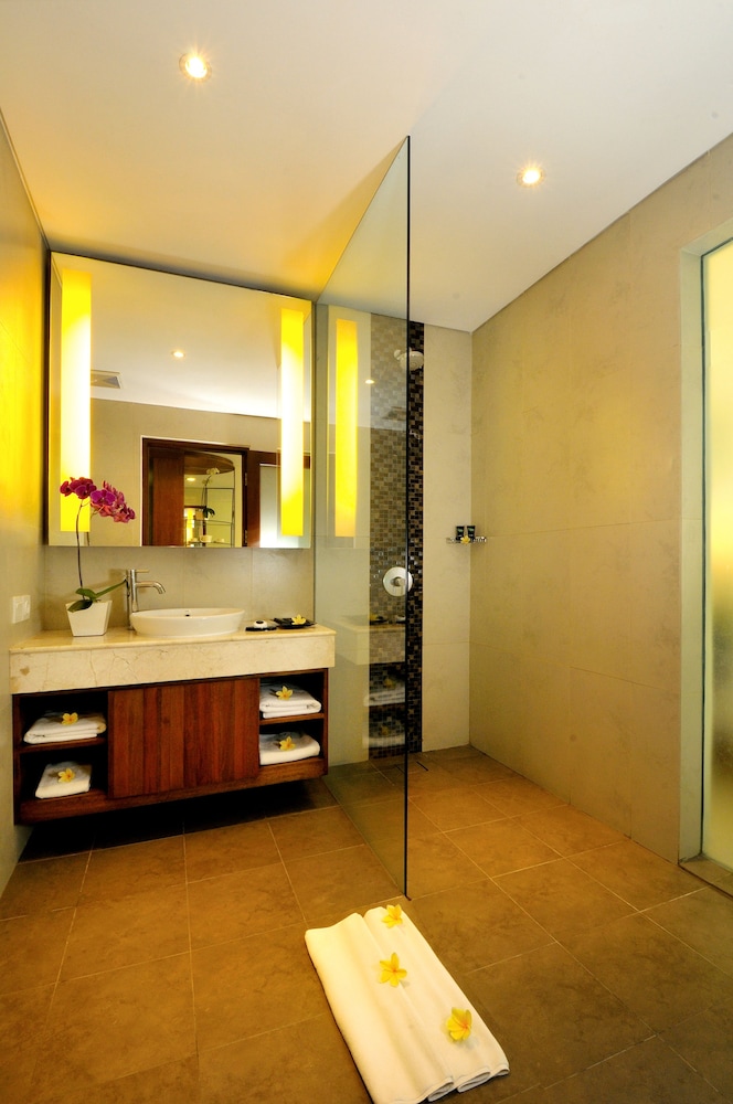 Taksu Sanur Hotel 11/76