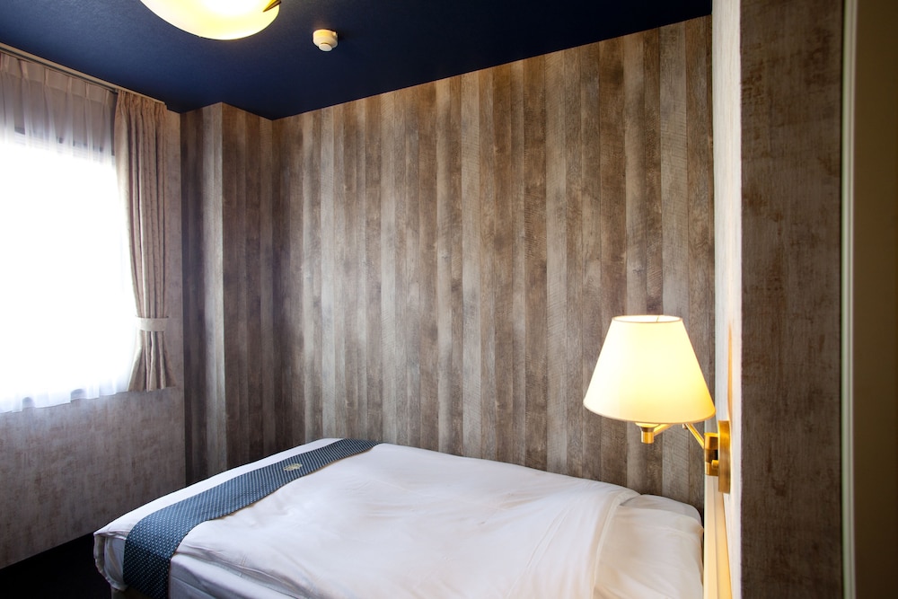New Osaka Hotel Shinsaibashi 53/67