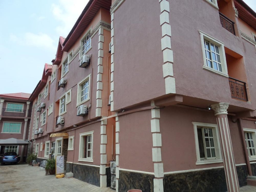 HardRock Hotel and Suites 4/48