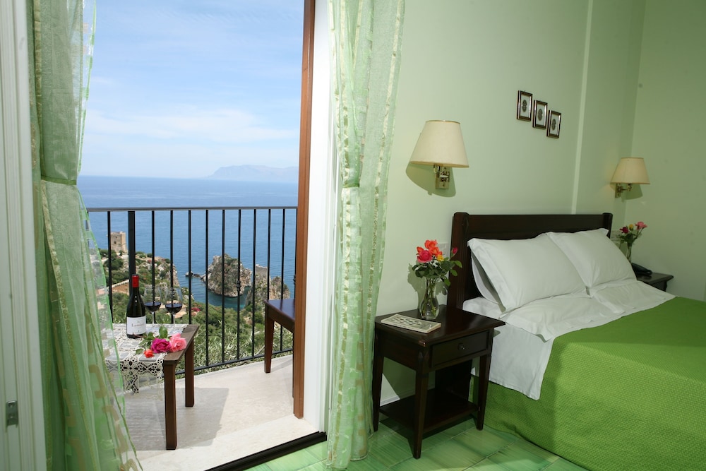 ROOM, DOUBLE BED, SEA VIEW, BALCONY