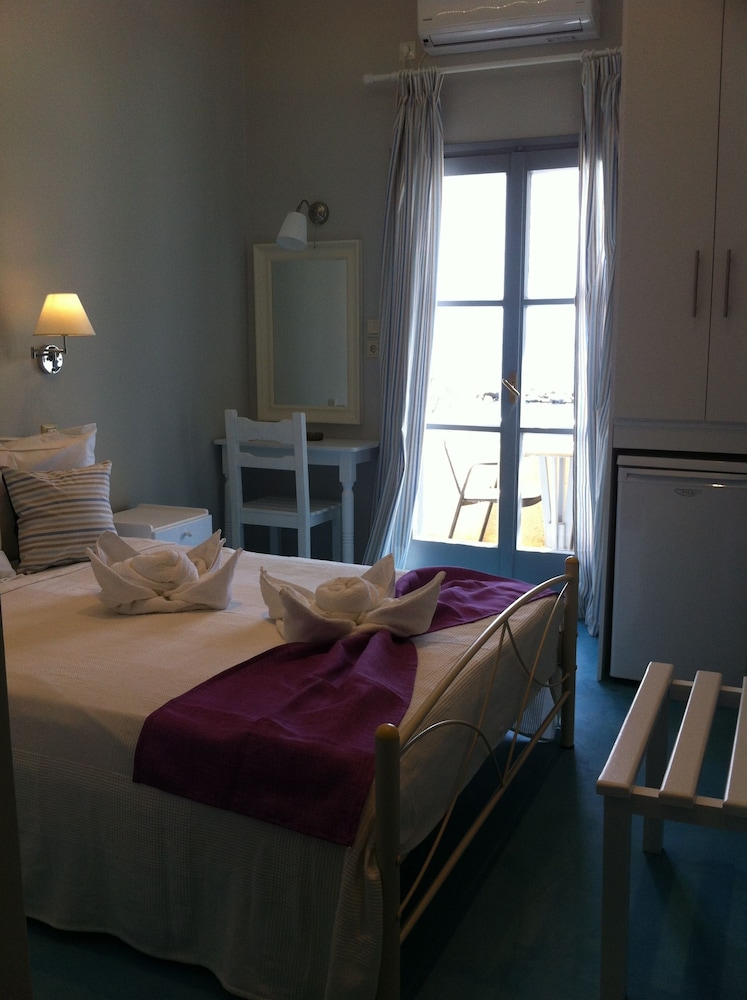 Nostos Hotel 11/50