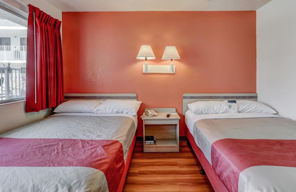 Motel6 Medford, OR 18/40