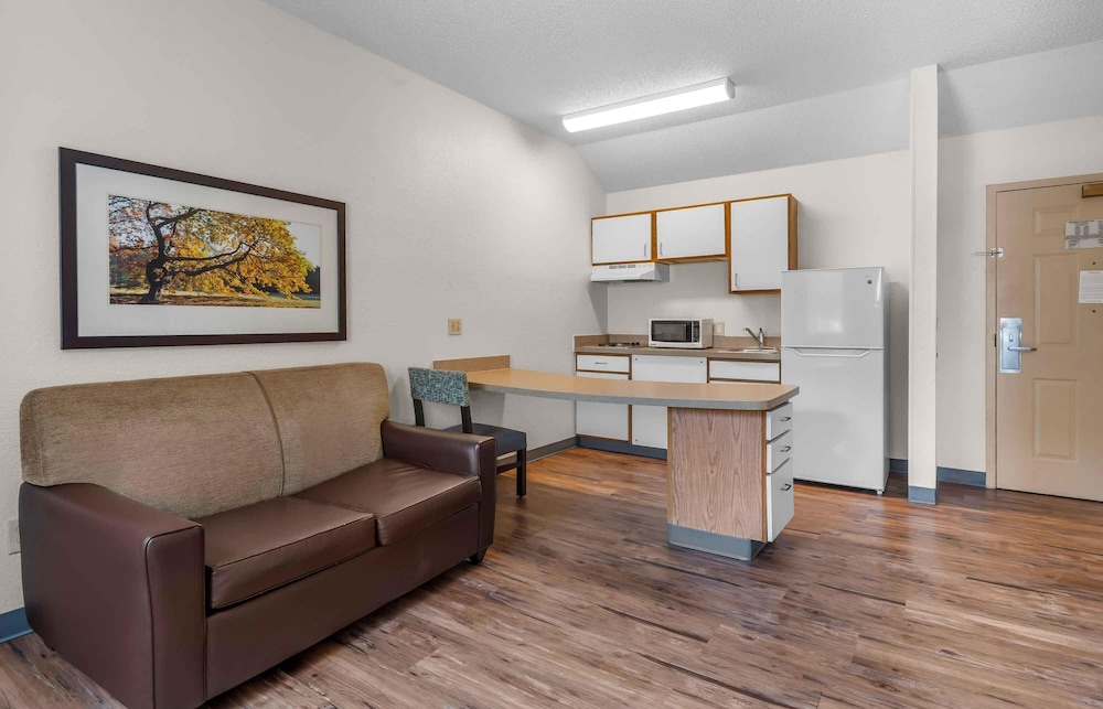 Extended Stay America - Dallas - Plano Parkway 40/64