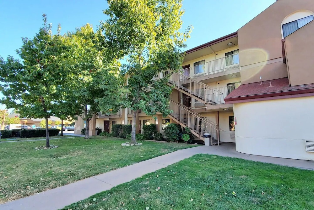 California Inn And Suites Rancho Cordova 3/37