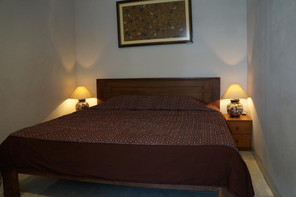Hotel Kirana 20/54