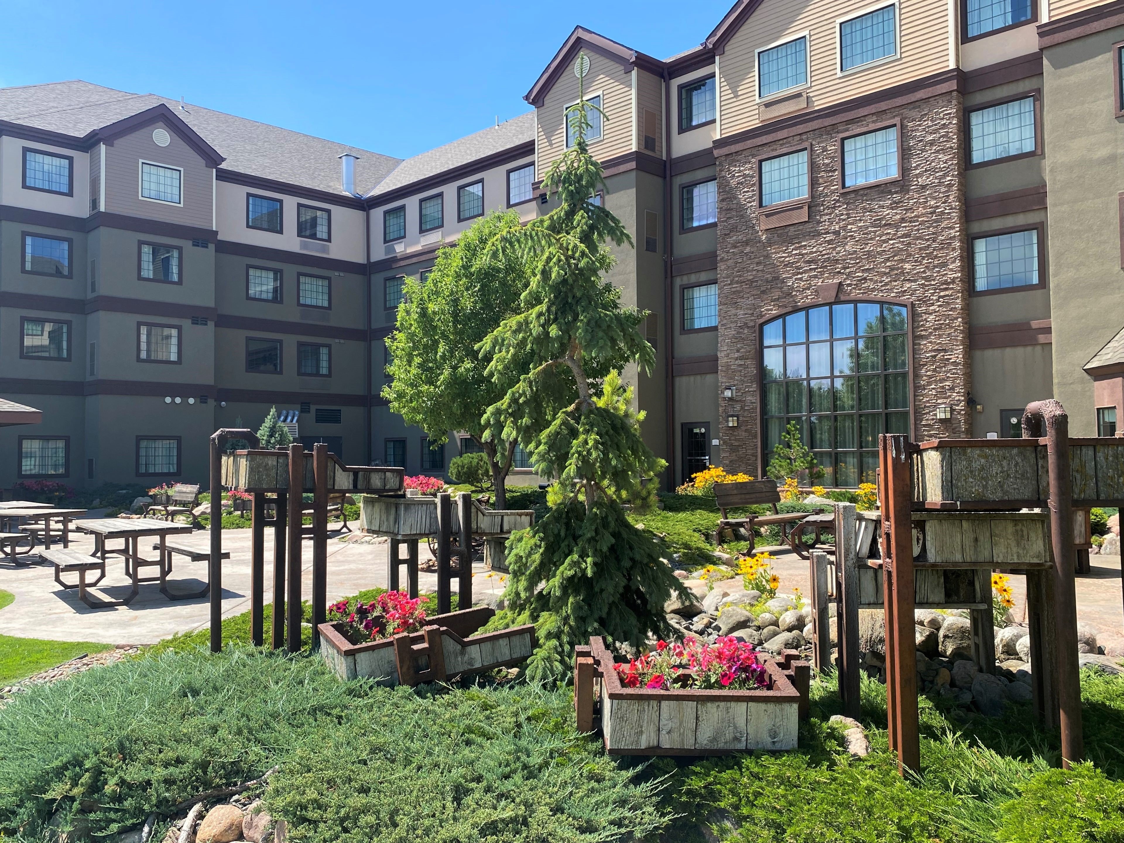 Staybridge Suites Great Falls 75/81