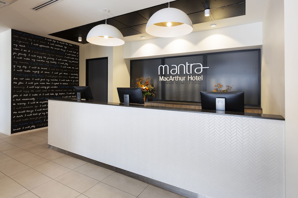 Mantra MacArthur Hotel 7/75