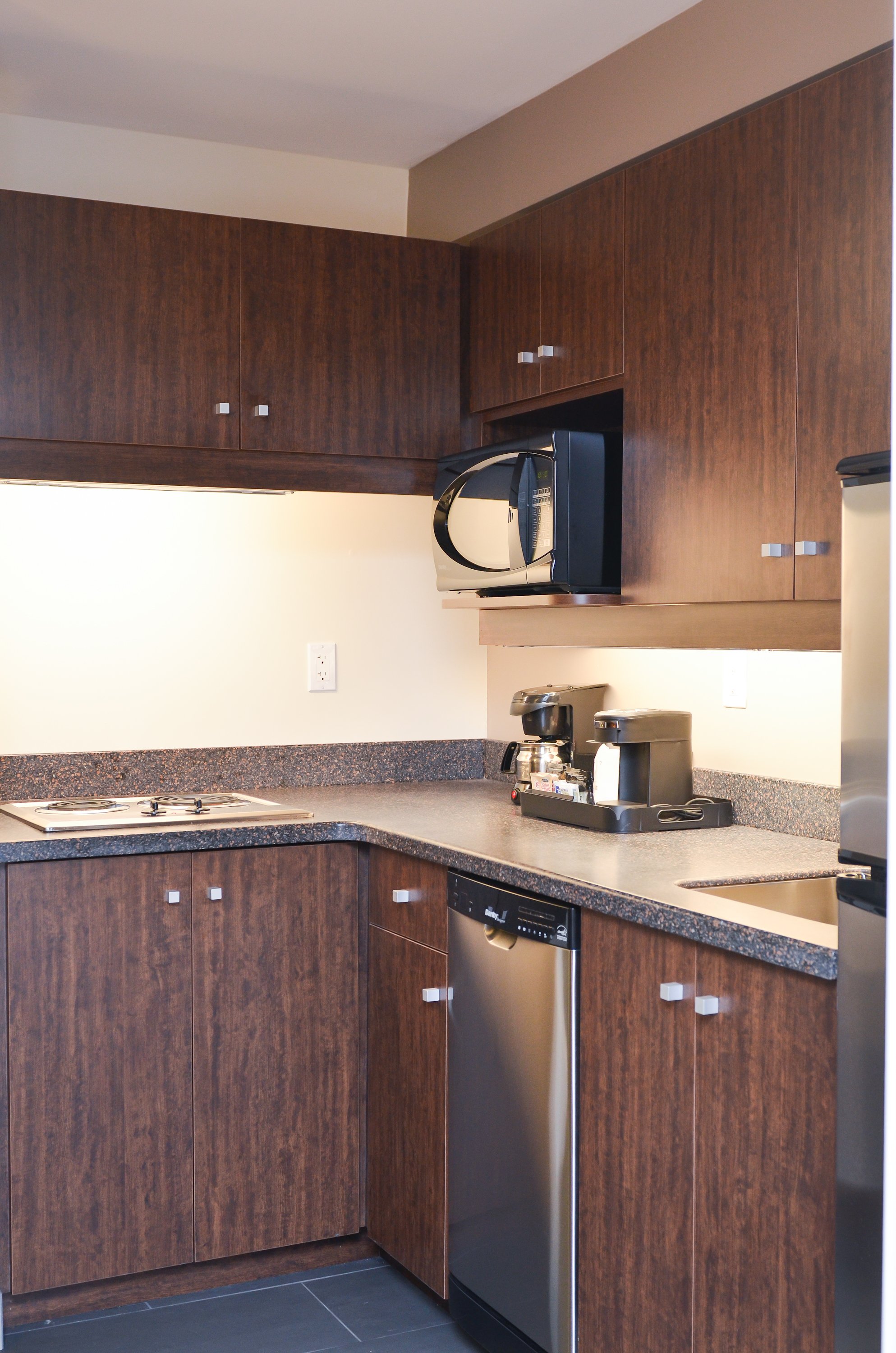 Best Western Thompson Hotel Suites 6/43