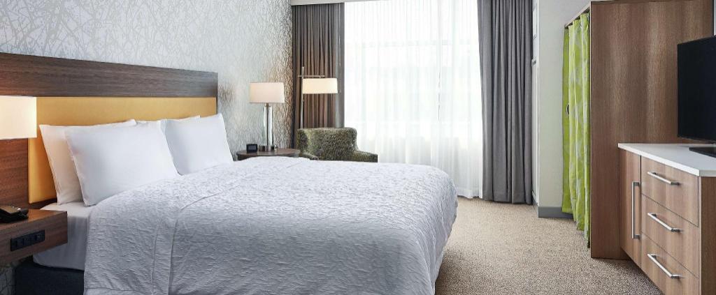 1 BEDROOM, SUITE, KING BED, ACCESSIBLE