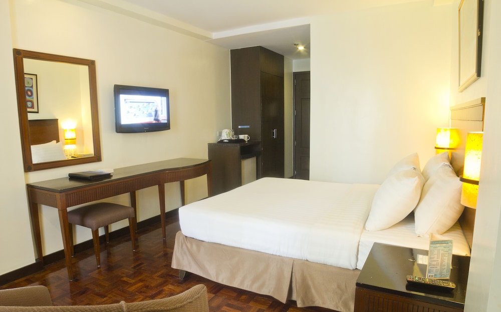 Fersal Hotel Neptune Makati 36/65