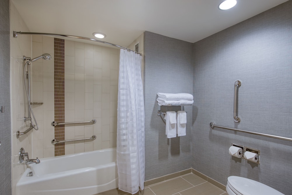Hyatt Place Durham Southpoint 66/66