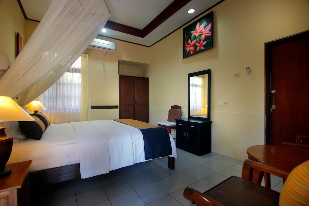 Hotel Jati And Home Stay 34/71