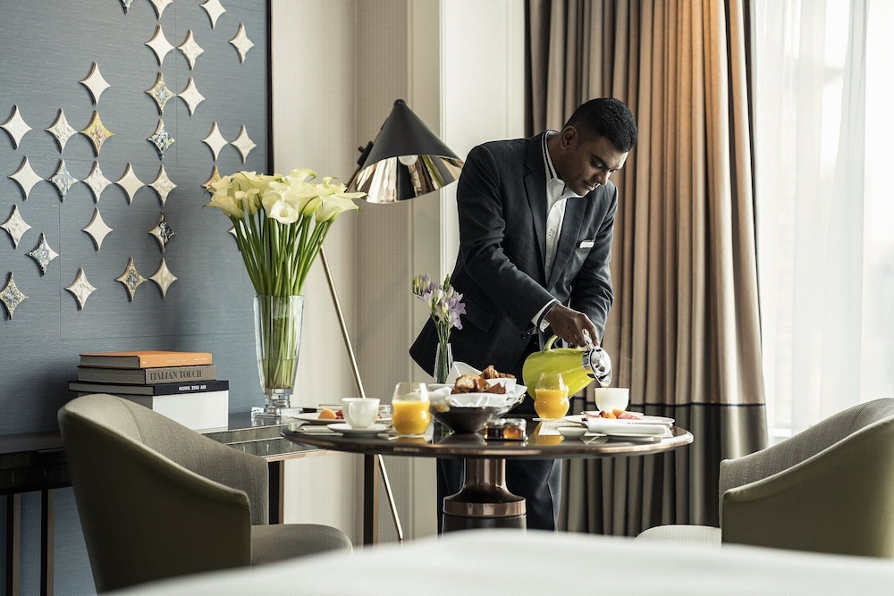 Four Seasons Hotel Singapore 62/72