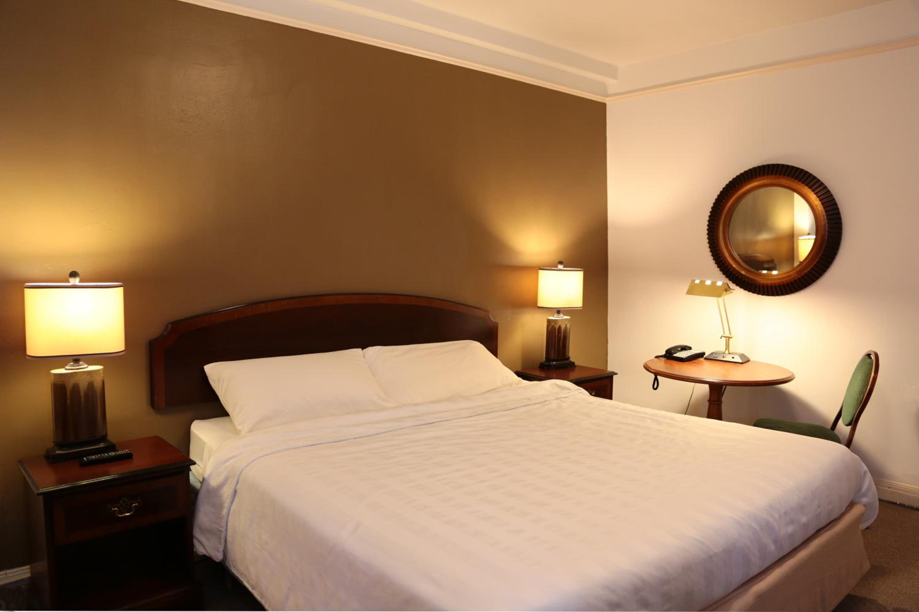 Nash Hotel Berkeley 14/30