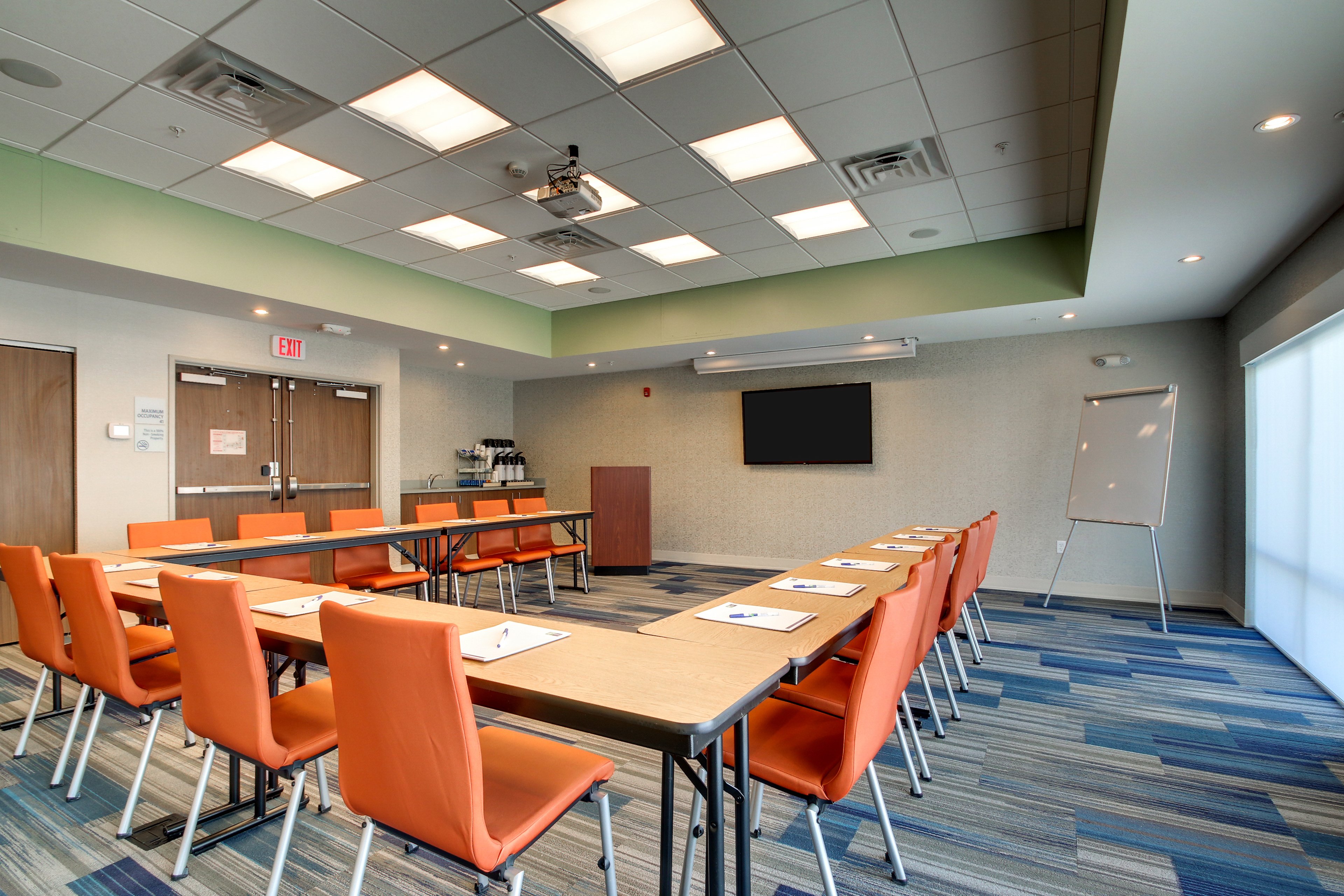 Holiday Inn Express & Suites GALESBURG 57/61