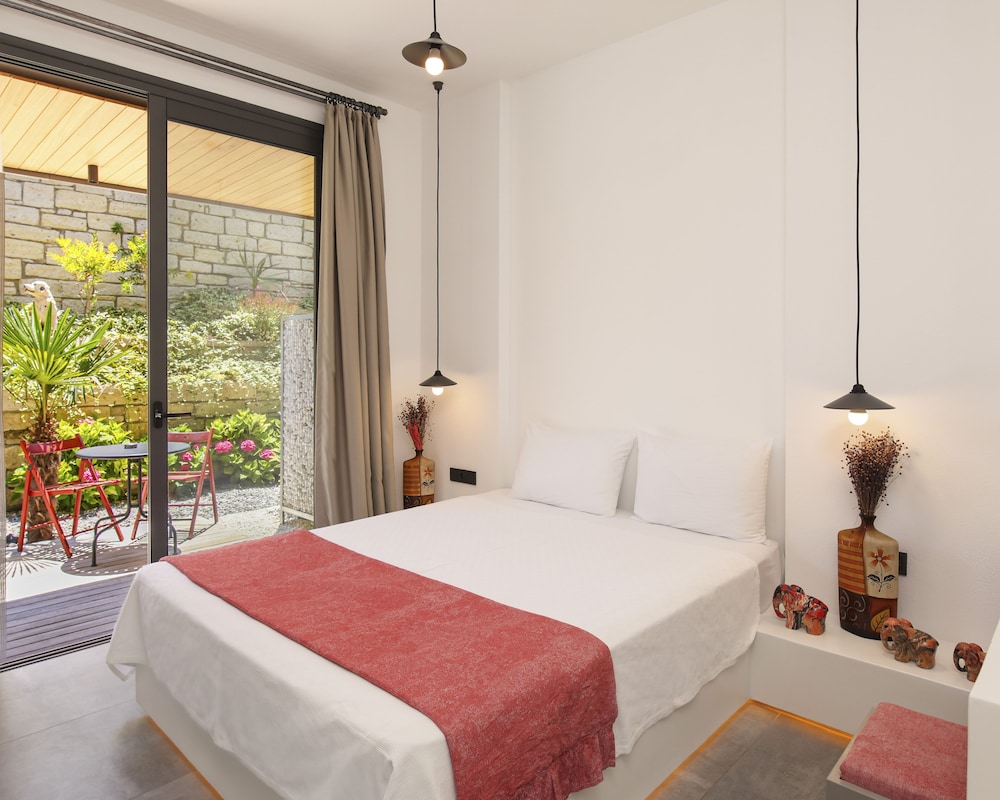 Yerli Otel Alacati 13/37
