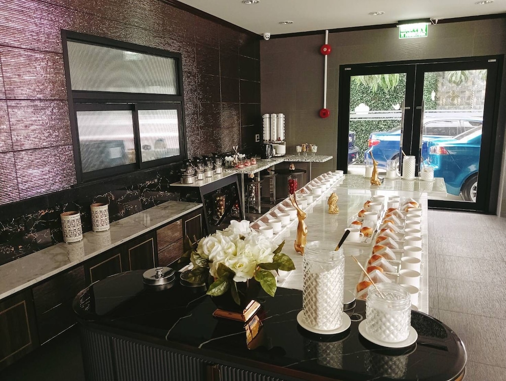 Lux Boutique Hotel 13/19