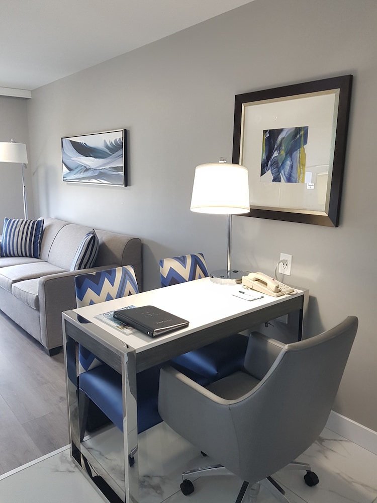 Embassy Suites By Hilton Toronto Airport 54/55