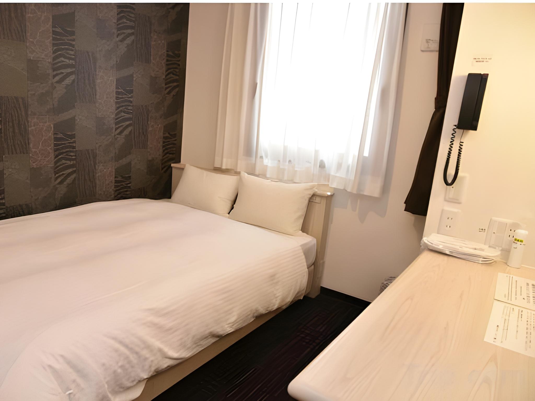Semi Room, Semi Double Bed, Electronic Cigarette Only, Smoking