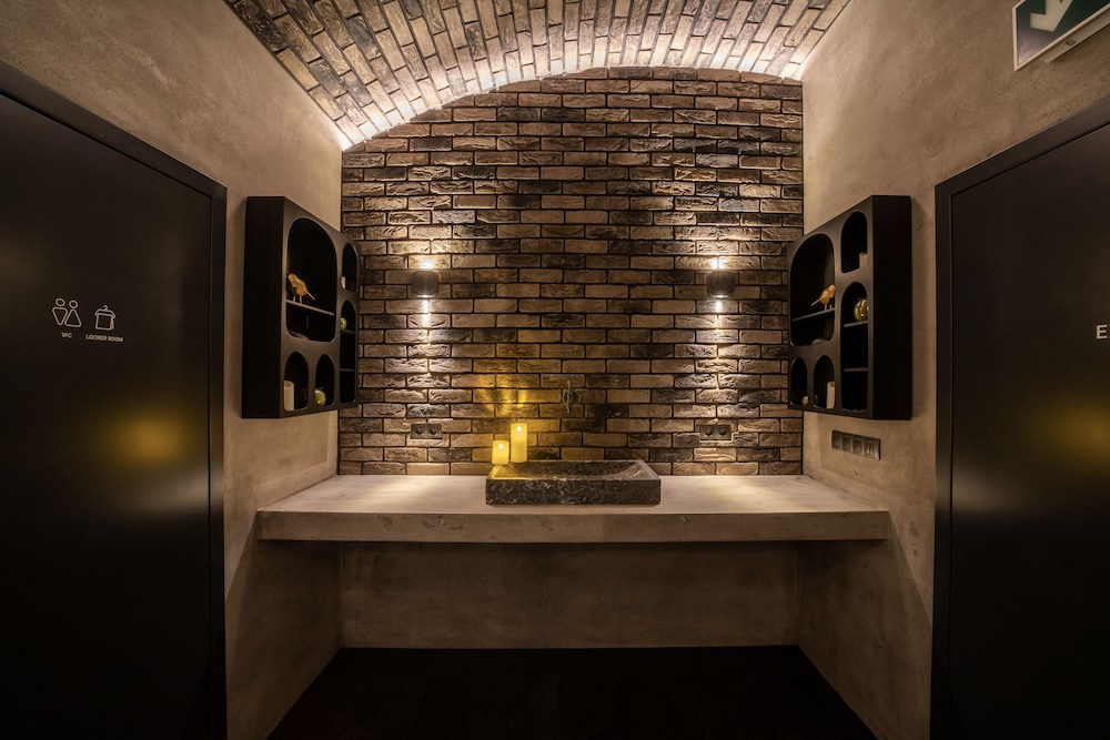 The Viaduct - Suites & More 46/60