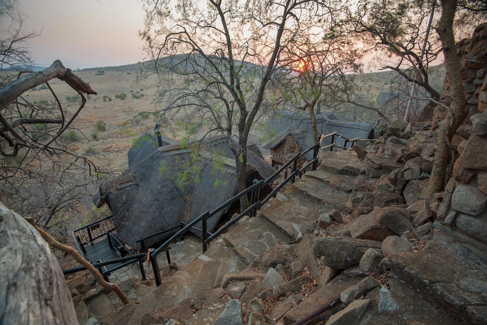 TSHUKUDU BUSH LODGE 20/49