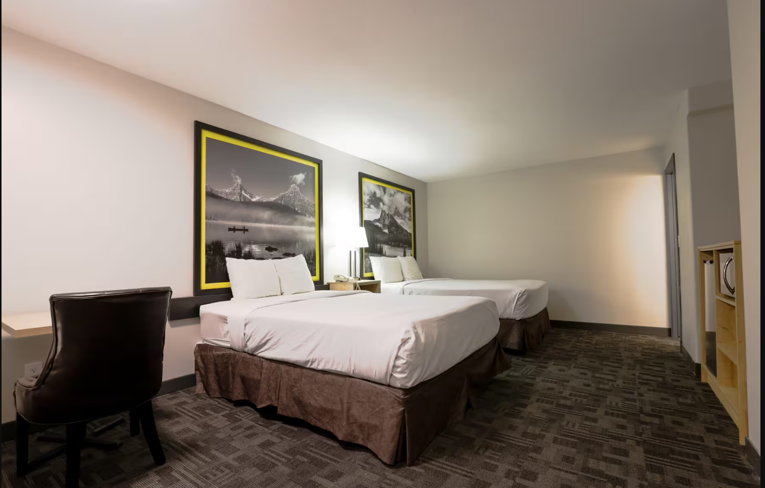 Efficiency, 2 Queen Beds