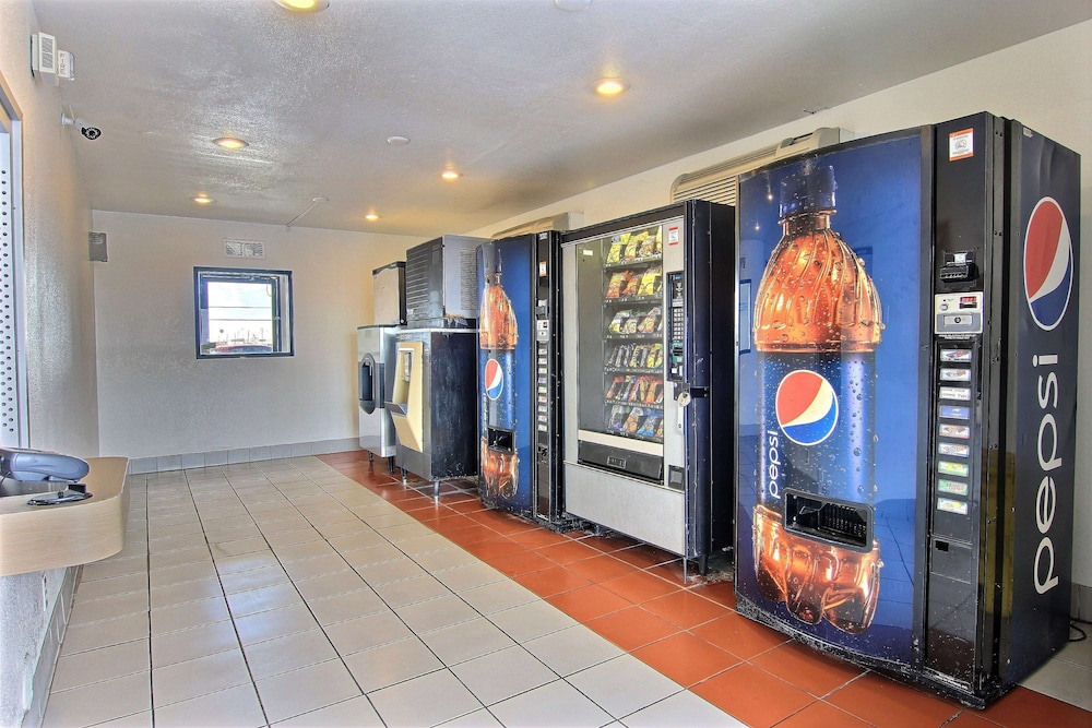 Motel6 Corpus Christi, TX - East - North Padre Island 12/58